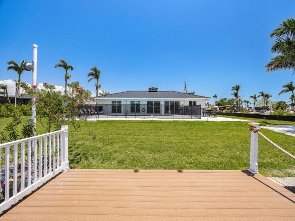 Fort Myers Villa for 8 Guests with Dock and Pool Sleeps 8