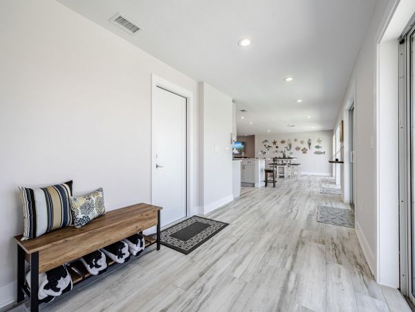 Fort Myers Villa for 8 Guests with Dock and Pool Sleeps 8