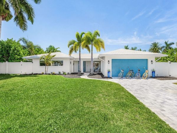 Fort Myers Beach Vacation Rental – Modern Waterfront Home with Pool & Spa