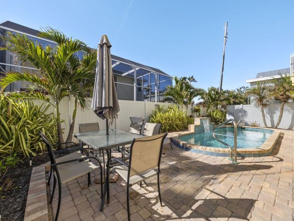 North End Fort Myers Coastal Retreat  - 3 Bedrooms Pool Home