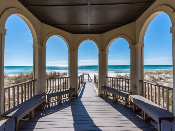 Luxury Home with Pool, Lake Views and Private Beach Access