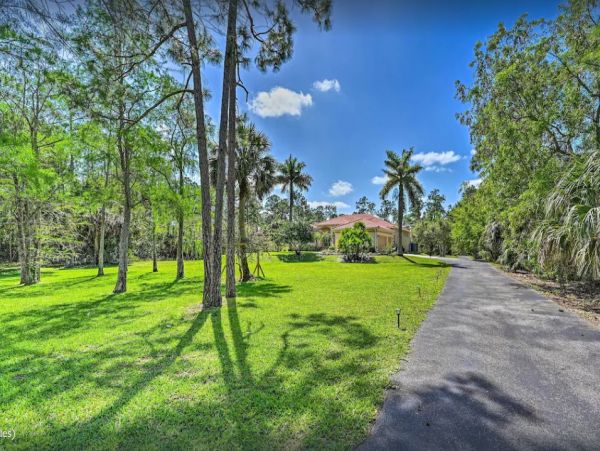 Naples Five Bedroom Luxury Vacation Rental Home