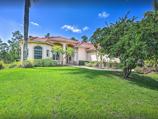 Naples Five Bedroom Luxury Vacation Rental Home