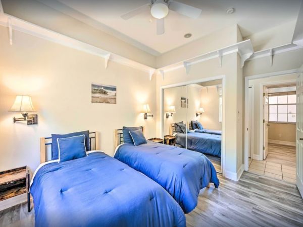 Naples Five Bedroom Luxury Vacation Rental Home