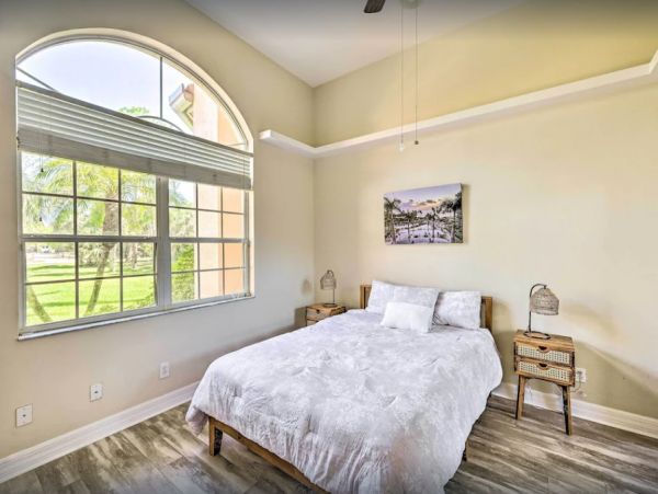 Naples Five Bedroom Luxury Vacation Rental Home