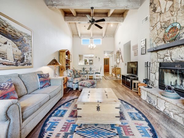 Sedona Home 1024708