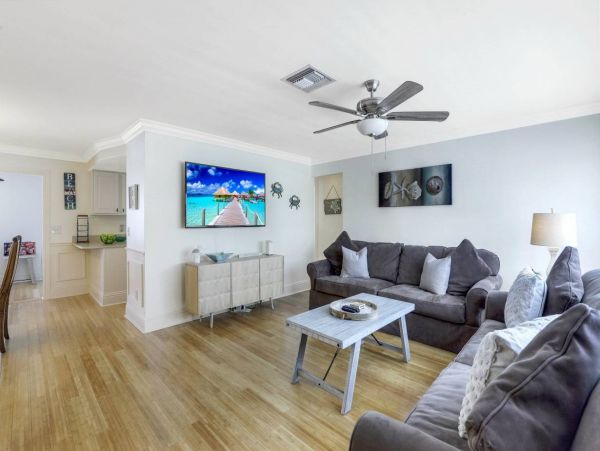 Beautiful 3 Bedroom Home in Marco Island