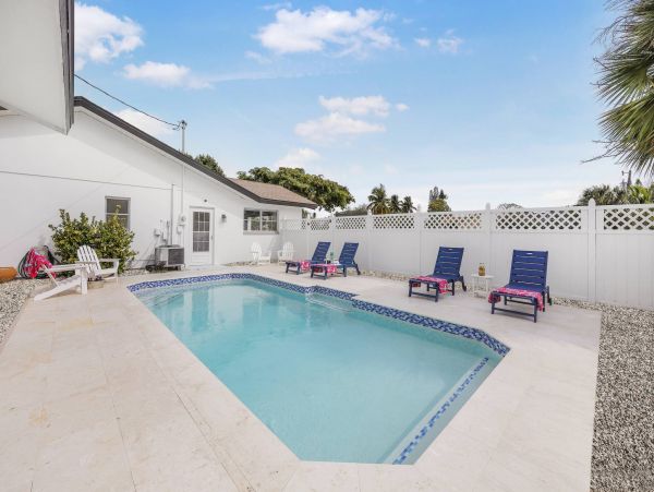 Beautiful 3 Bedroom Home in Marco Island