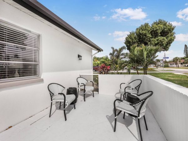 Beautiful 3 Bedroom Home in Marco Island