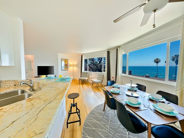 Ocean Views Stroll To Beach Magnificent All the Way