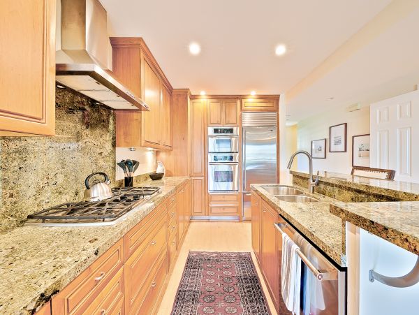 La Jolla Gem Two Min Walk to Beach Vacation Condo