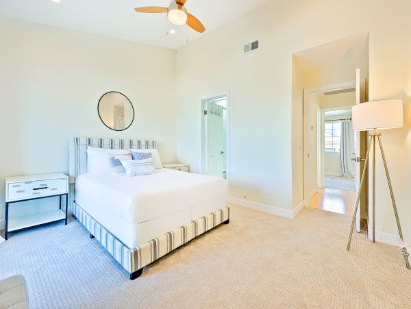 La Jolla Gem Two Min Walk to Beach Vacation Condo
