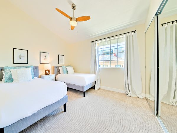 La Jolla Gem Two Min Walk to Beach Vacation Condo