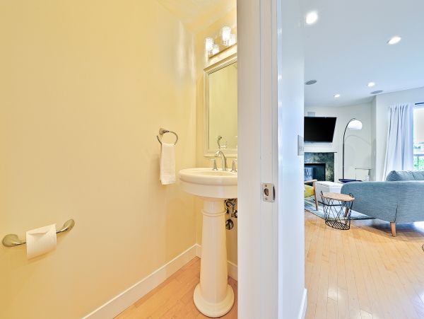 La Jolla Gem Two Min Walk to Beach Vacation Condo