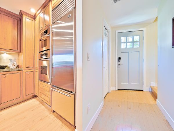 La Jolla Gem Two Min Walk to Beach Vacation Condo