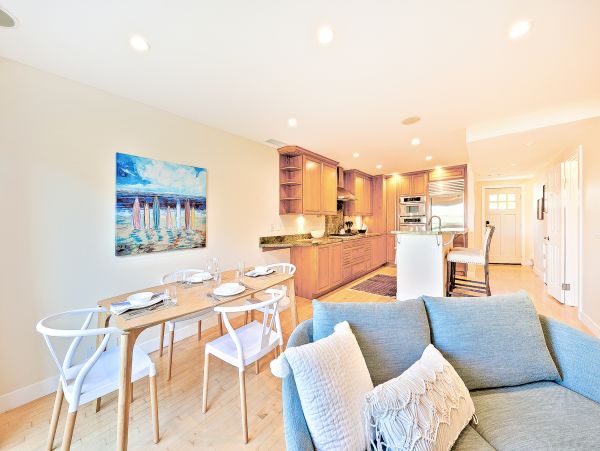 La Jolla Gem Two Min Walk to Beach Vacation Condo