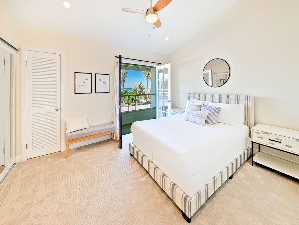 La Jolla Gem Two Min Walk to Beach Vacation Condo