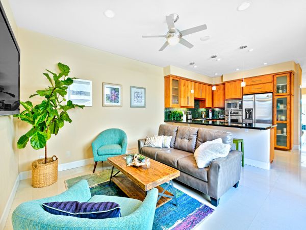 One Block From The Beach Three Bedroom Villa