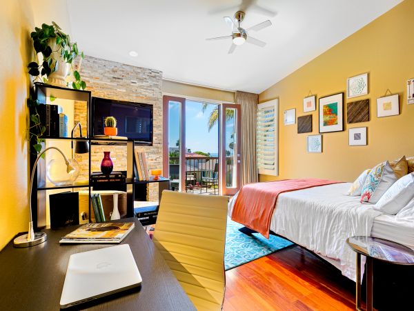 One Block From The Beach Three Bedroom Villa
