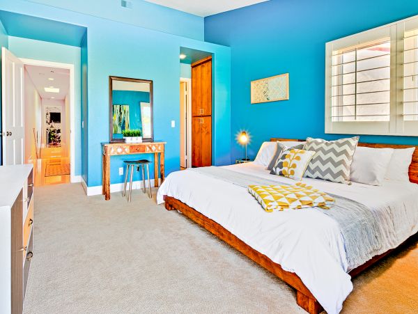 One Block From The Beach Three Bedroom Villa