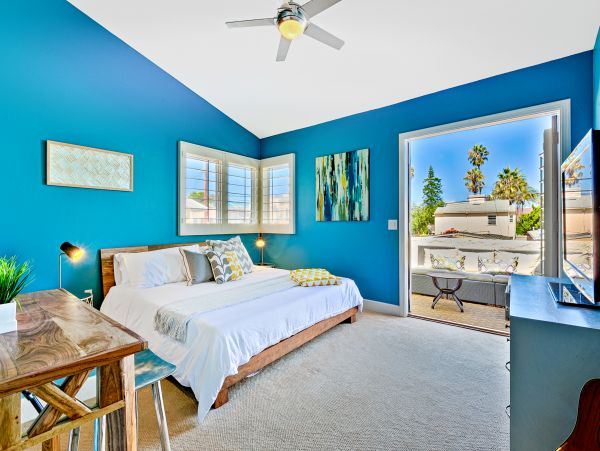 One Block From The Beach Three Bedroom Villa