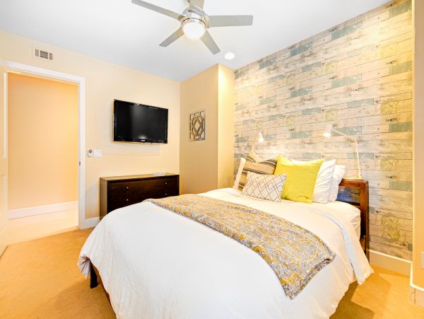 One Block From The Beach Three Bedroom Villa