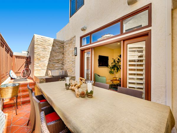 One Block From The Beach Three Bedroom Villa
