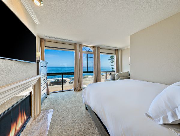 La Jolla Four Bedroom Ocean Front Residence