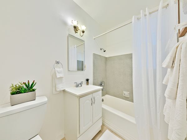 La Jolla Three Bedroom Condo Sleeps 8 Guests