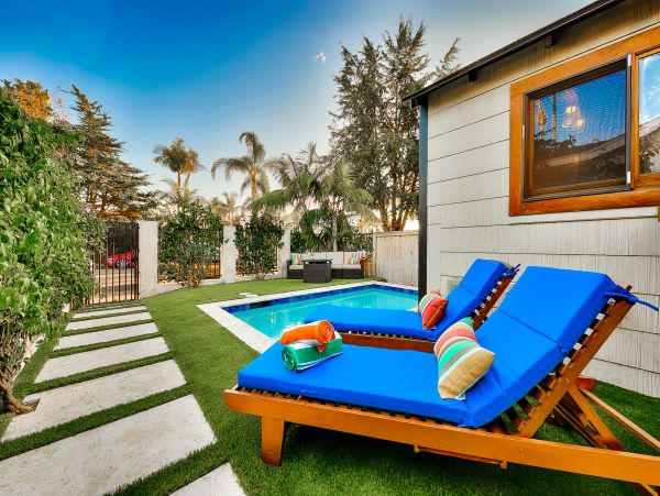 Three Bedroom Paradise With Pool, Rooftop Deck and Two Spas