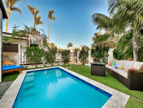 Three Bedroom Paradise With Pool, Rooftop Deck and Two Spas