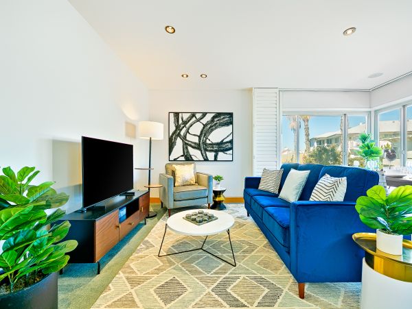 La Jolla 2 Bedroom Vacation Condo with Ocean Views Sleeps 4