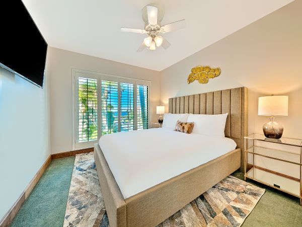 La Jolla 2 Bedroom Vacation Condo with Ocean Views Sleeps 4