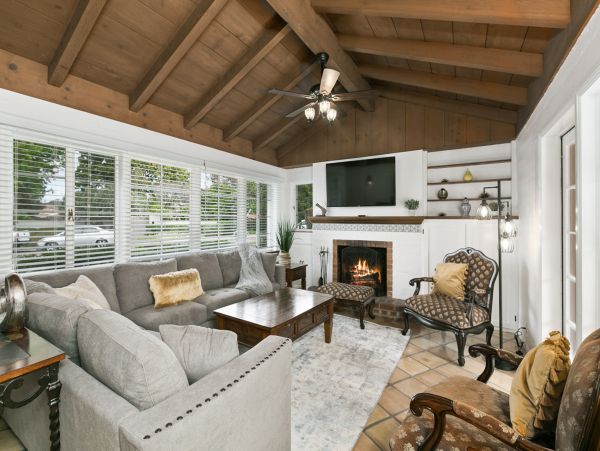 Cozy Three Bedroom Home With Private Hot Tub