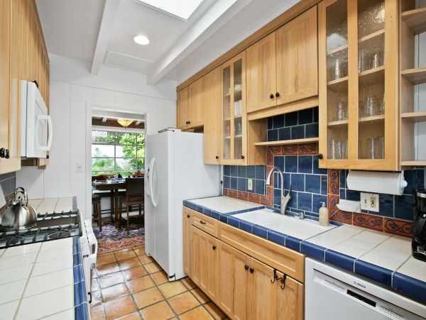 Cozy Three Bedroom Home With Private Hot Tub