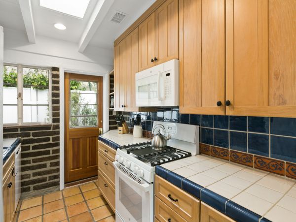Cozy Three Bedroom Home With Private Hot Tub
