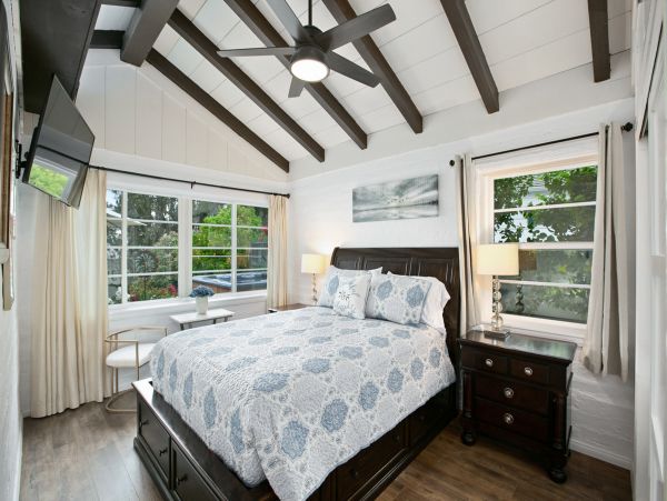 Cozy Three Bedroom Home With Private Hot Tub
