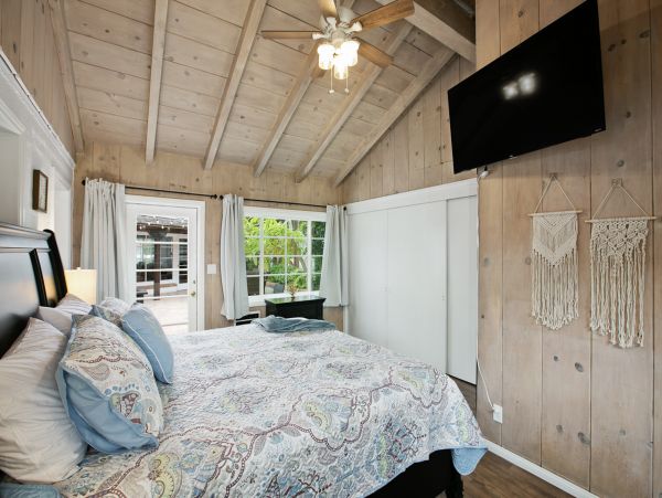 Cozy Three Bedroom Home With Private Hot Tub