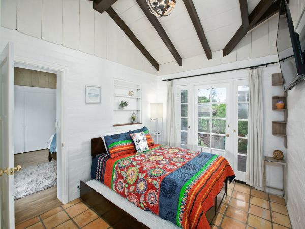Cozy Three Bedroom Home With Private Hot Tub
