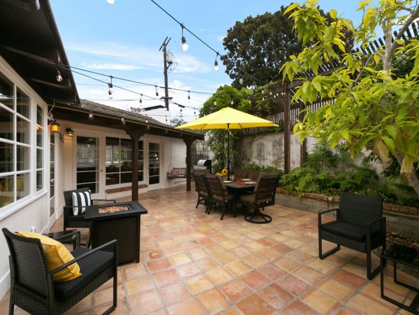 Cozy Three Bedroom Home With Private Hot Tub