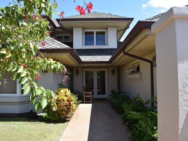 Ocean Front Three Bedroom Vacation Home with Pool & Spa
