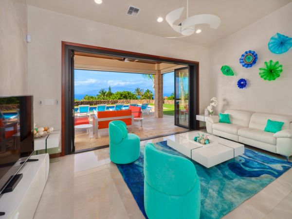 Ocean Views Launiupoko Vacation Home Three Bedroom
