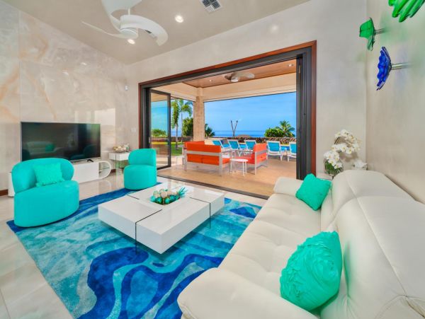 Ocean Views Launiupoko Vacation Home Three Bedroom