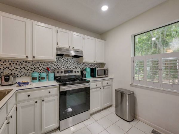 Two Bedroom Vacation Villa with Communal Pool & Tennis Court