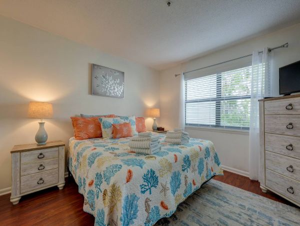 Two Bedroom Vacation Villa with Communal Pool & Tennis Court