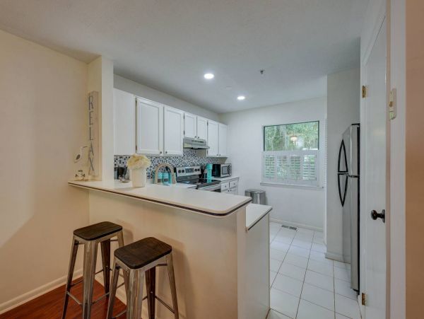 Two Bedroom Vacation Villa with Communal Pool & Tennis Court