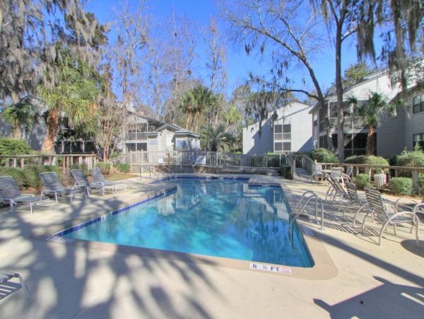 Two Bedroom Vacation Villa with Communal Pool & Tennis Court