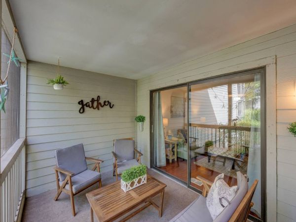 Two Bedroom Vacation Villa with Communal Pool & Tennis Court