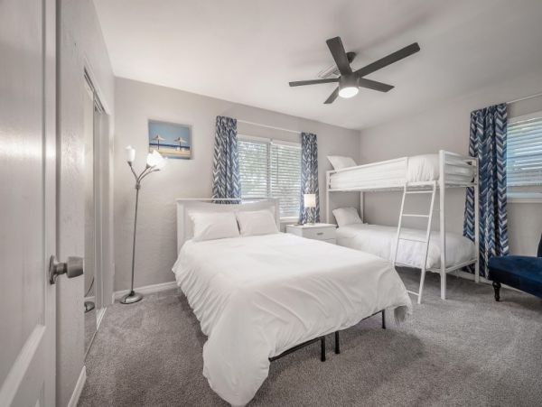 Four Bedroom Vacation Home in St. Petersburg Sleeps 14