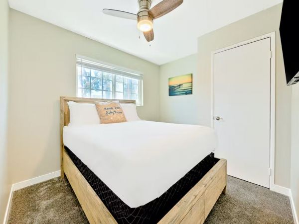 Five Bedroom Vacation Duplex in San Diego Steps from Beach
